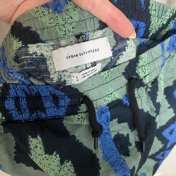 Urban Outfitters Blue and Green Patterned Athletic Shorts - Picture 4 of 5